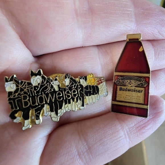 Lot Of 2 Budweiser Hat Pins Vintage 80s - Picture 1 of 4